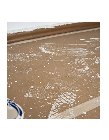 Papel Protector suelos Protekto 90 cm x 45 m. PENTRILO-Tienda de Pinturas online PinturomPapel Protector suelos HIDROTEKTO alta resistencia imagen pisadas